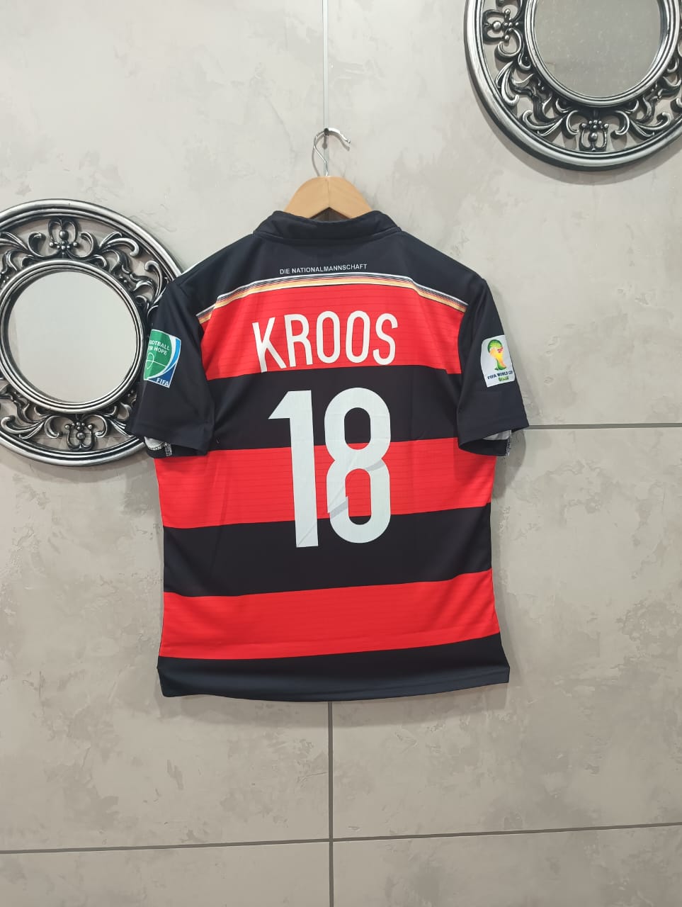 GERMANY 2014 AWAY KIT COLLER BUTTONS HALF SLEEVES KROOS[[[A094]]] ((HS RN EMBROIDERY))